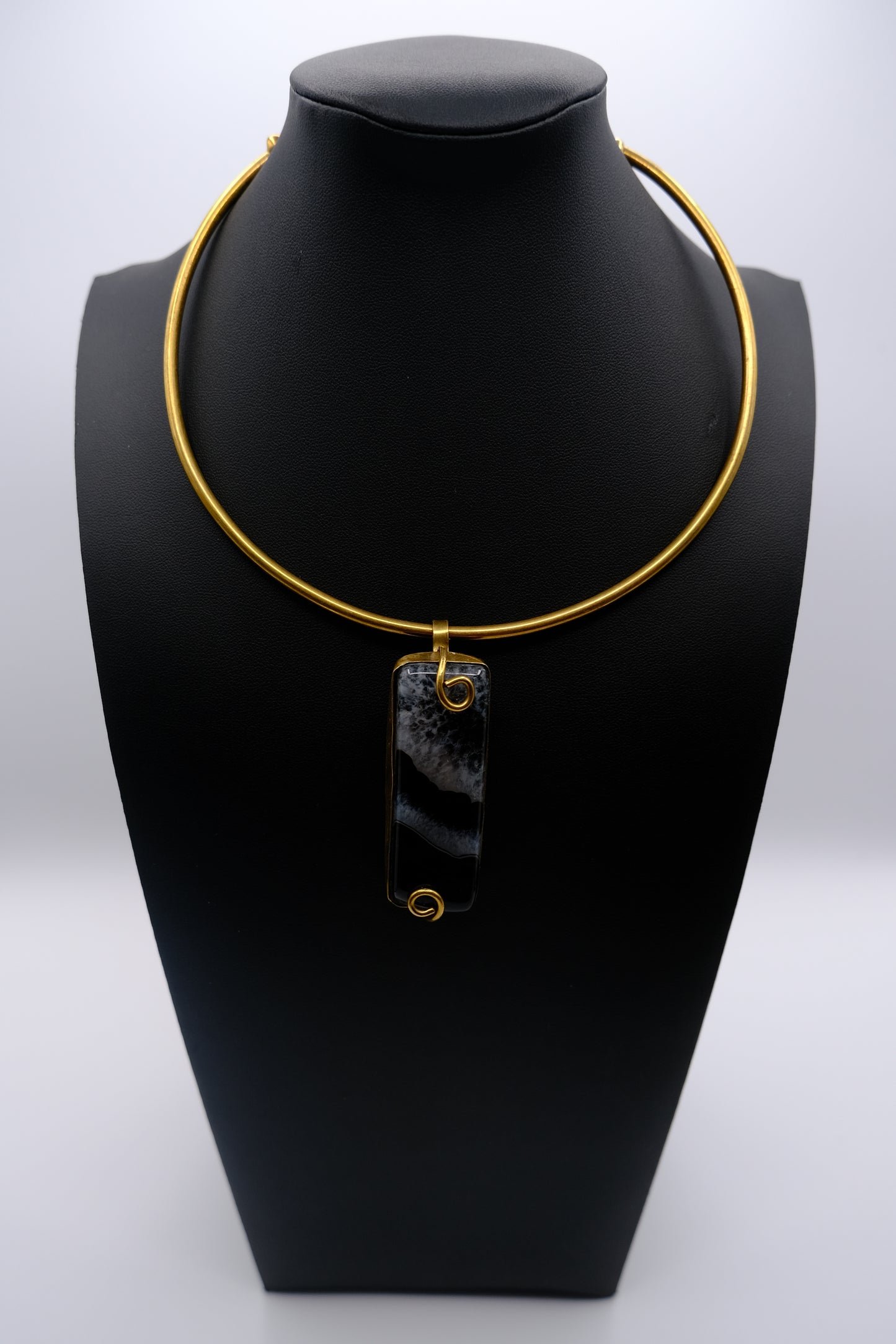 Midnight Harmony Choker